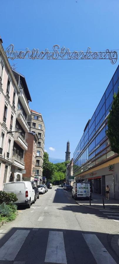 Cosy And Calm In Heart With Free And Large Parking Q-park Chavant Apartment *